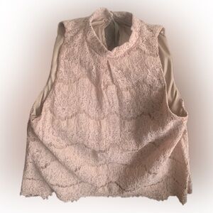 Pre Owned Women’s Love Fire Sleeveless Blouse Top Sz Sm Lacey Subtle Floral Cozy